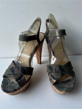 GUESS Women’s Camo Heels Size 5.5 Clear Strap Cork Platform Open Toe Sandals